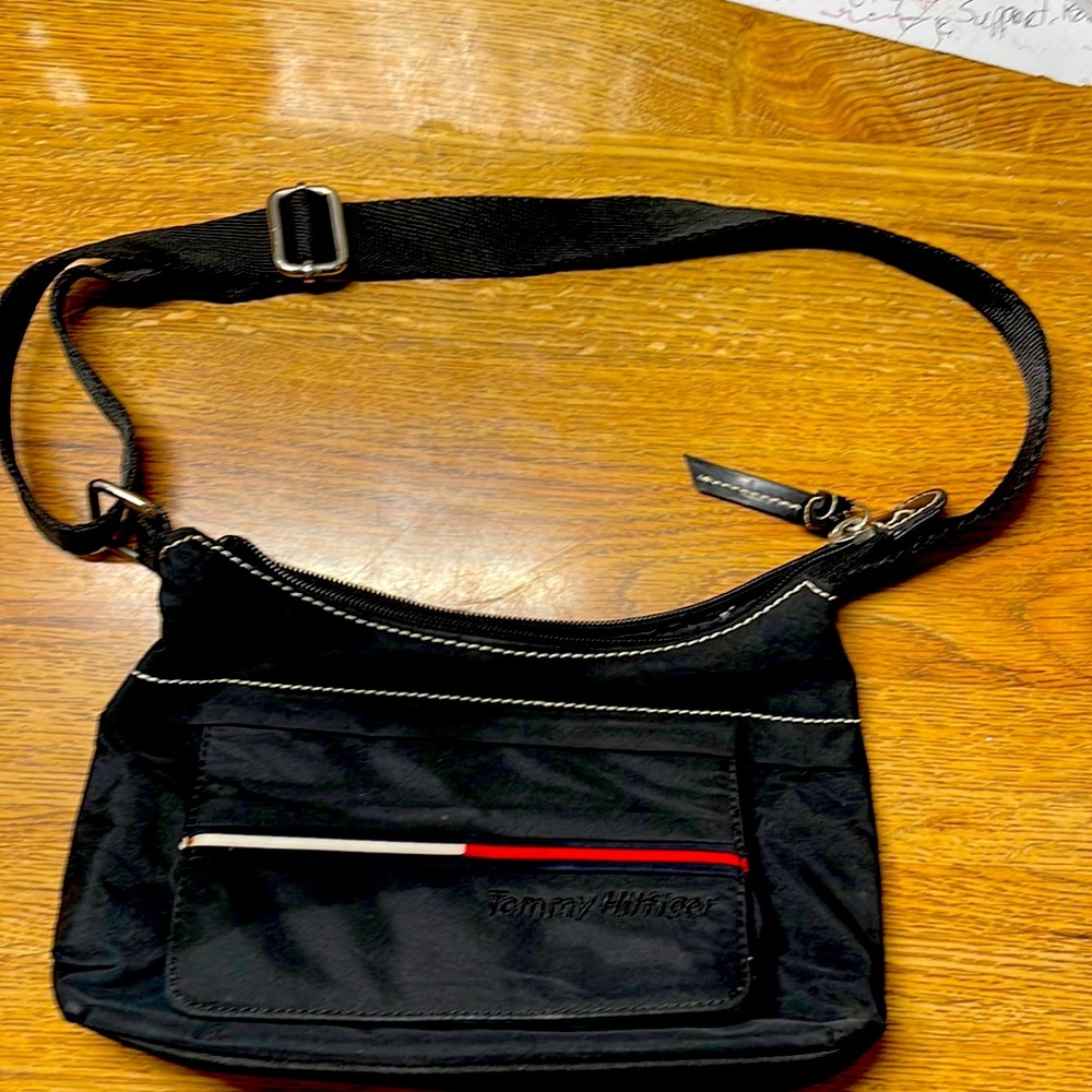 Vintage Tommy Hilfiger Fanny bag.Barely used,some signs of wear,adjustable strap